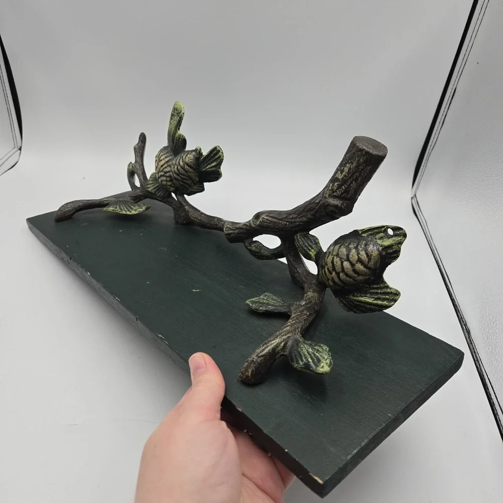VTG‎ Cast Iron Pinecone Shelf Wall Floating Bracket Leaves Vines Painted Trinket